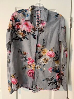 Johnny Was 100%cotton button down. Beautiful floral print